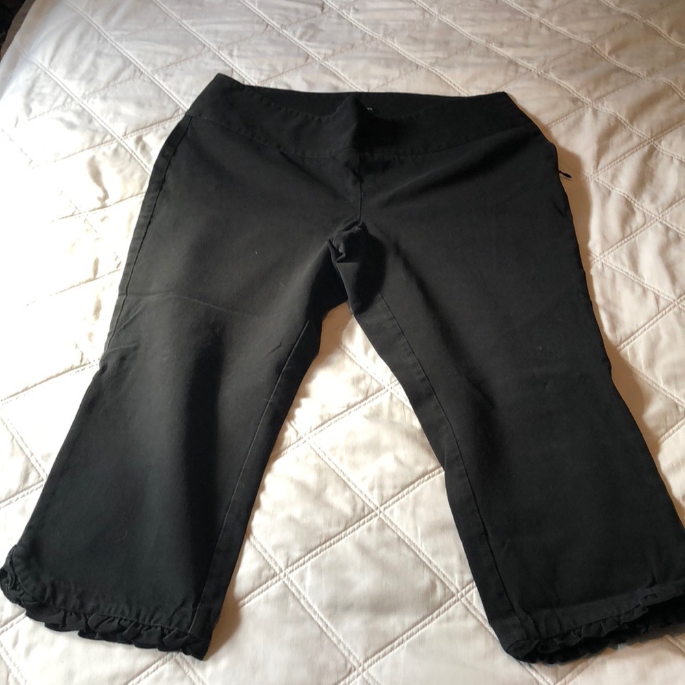 INC Stretch Capri Ruffle Hem